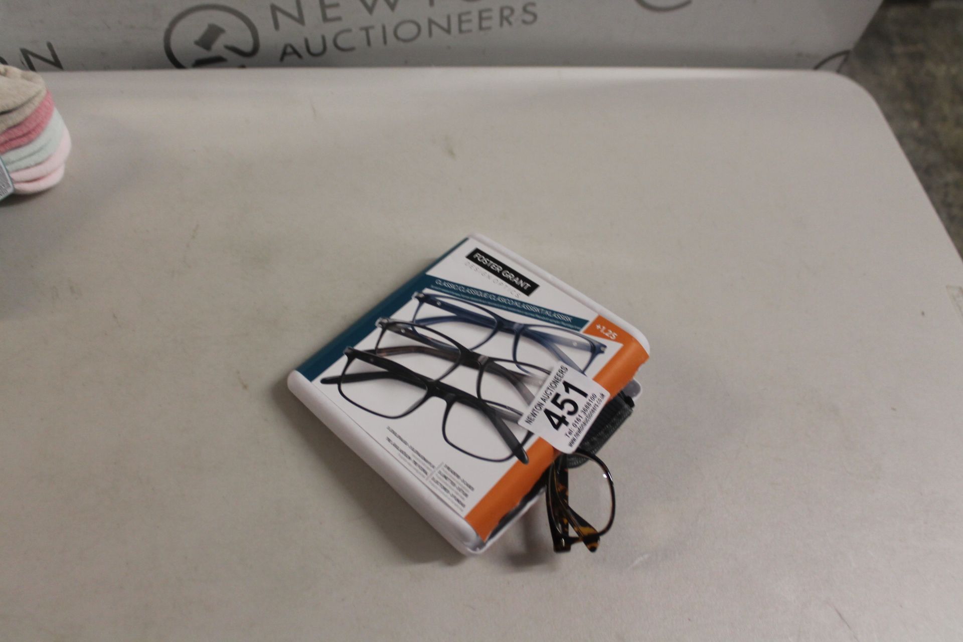 1 PACK OF FOSTER GRANT READING GLASSESS STREGTH +1.25 RRP Â£29.99