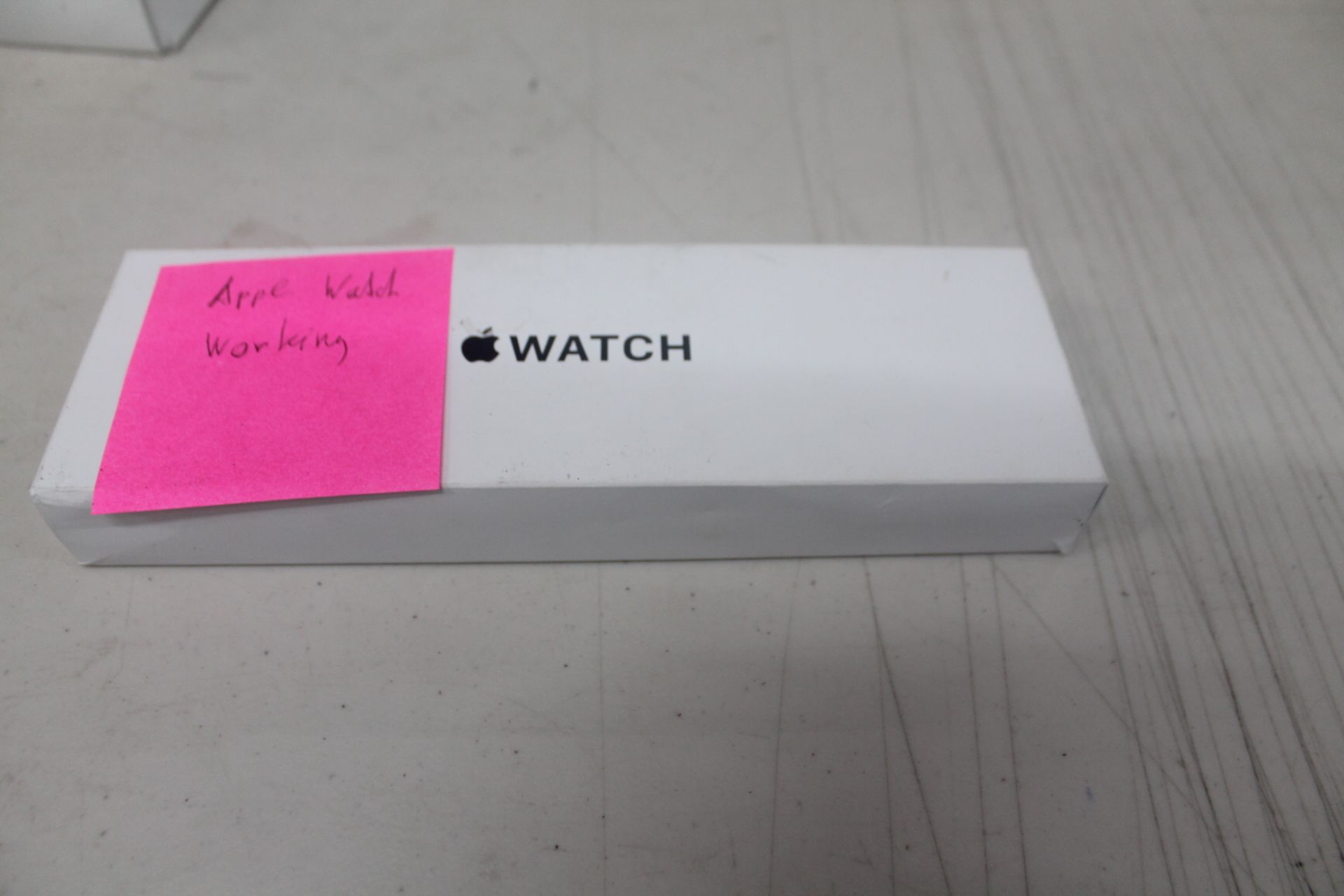 1 BOXED (UNLOCKED) APPLE WATCH SE (GEN 2) 40MM SILVER MODEL A2725 RRP Â£219.99