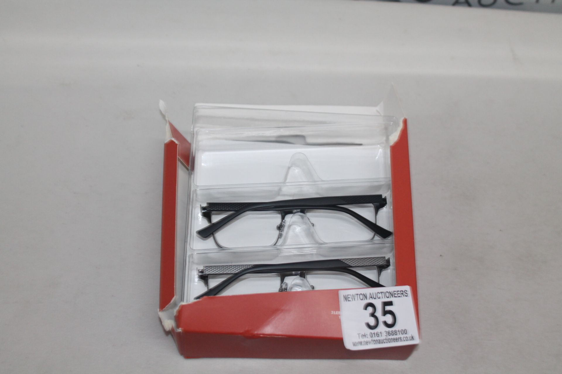 1 BOXED FOSTER GRANT READING GLASSESS STREGTH +3.00 RRP Â£29.99