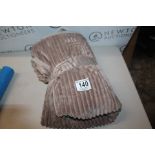 1 PLUSH SOFT THROW RRP Â£29.99