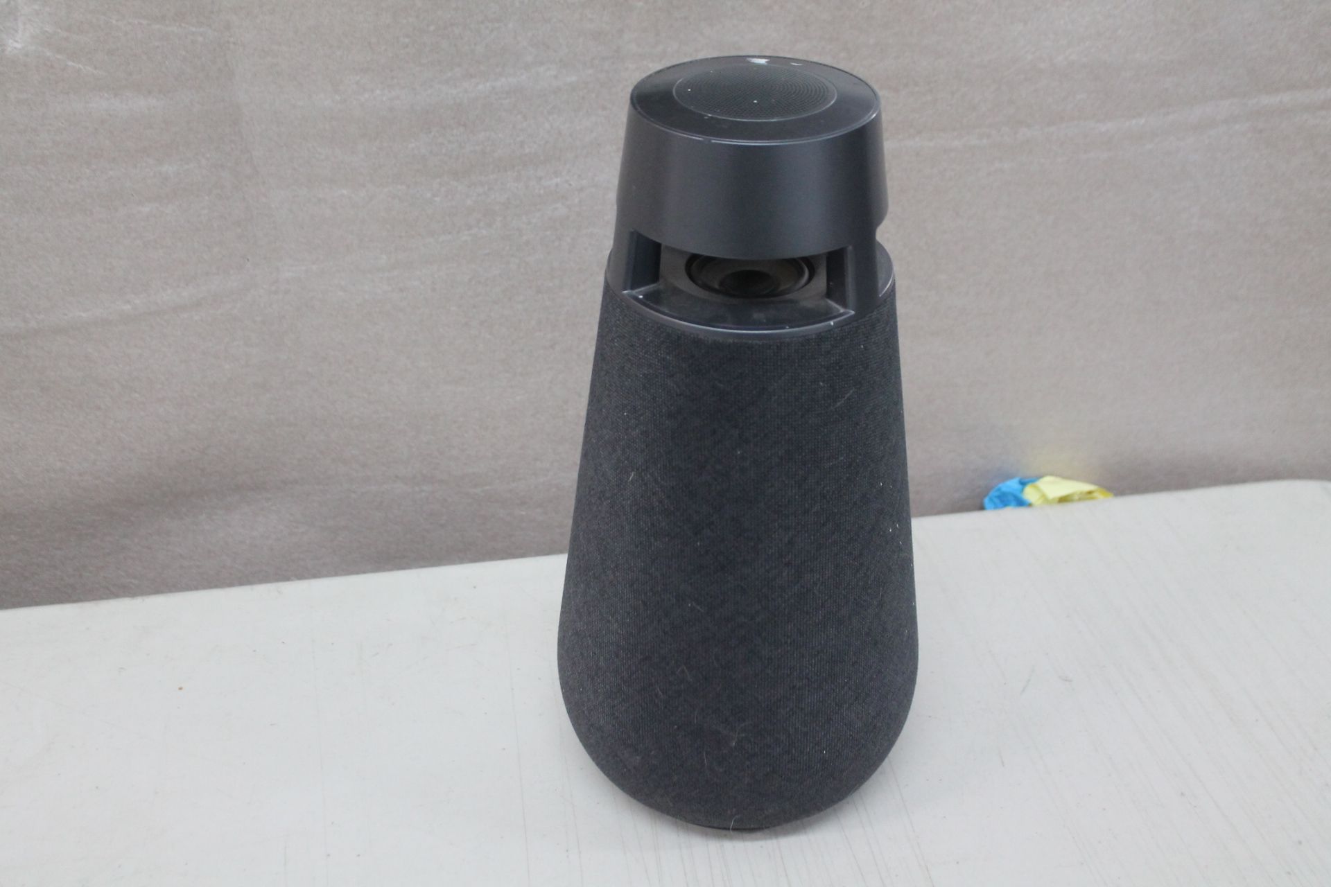 1 LG XBOOM 360 XO3 - PORTABLE BLUETOOTH SPEAKER WITH 360 SOUND RRP Â£149.99