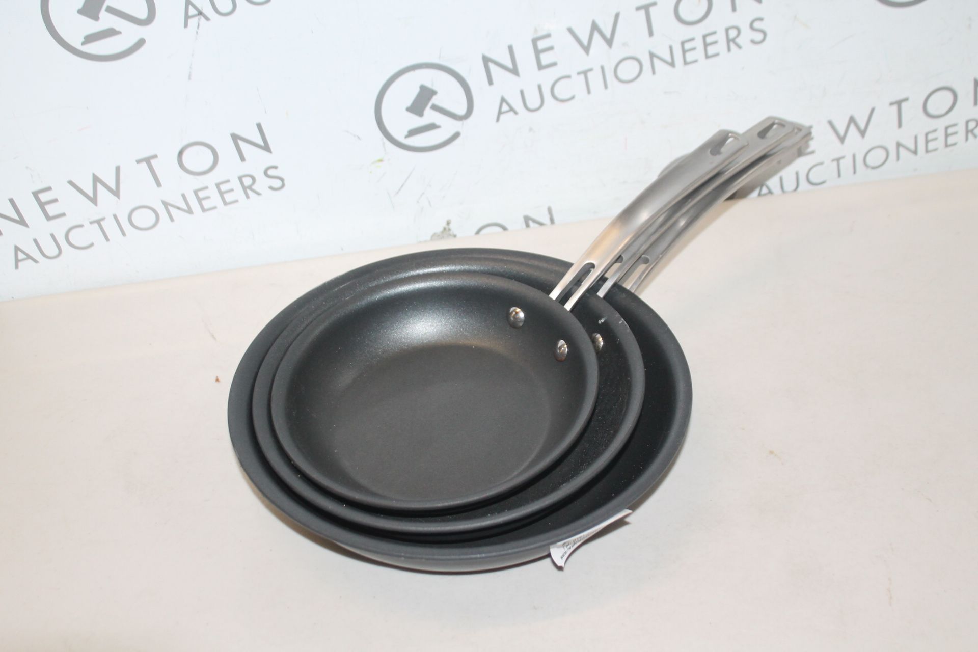 1 KIRKLAND SIGNATURE FRYING PANS, 3 PIECE SET RRP Â£42.99