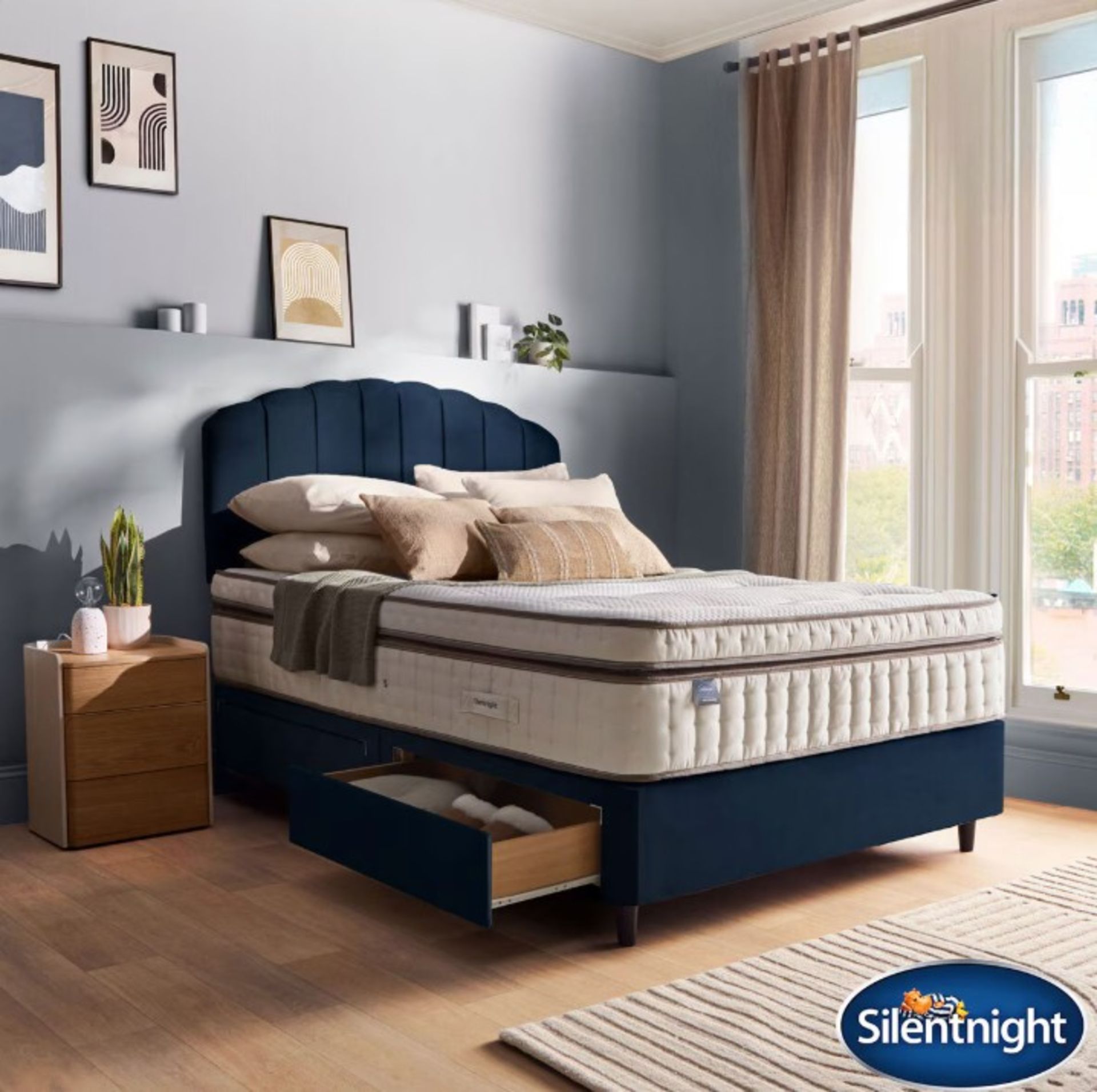 1 SILENTNIGHT VELVET 4 DRAWER DIVAN BASE WITH MERLIN HEADBOARD IN MARITIME, KING RRP Â£499