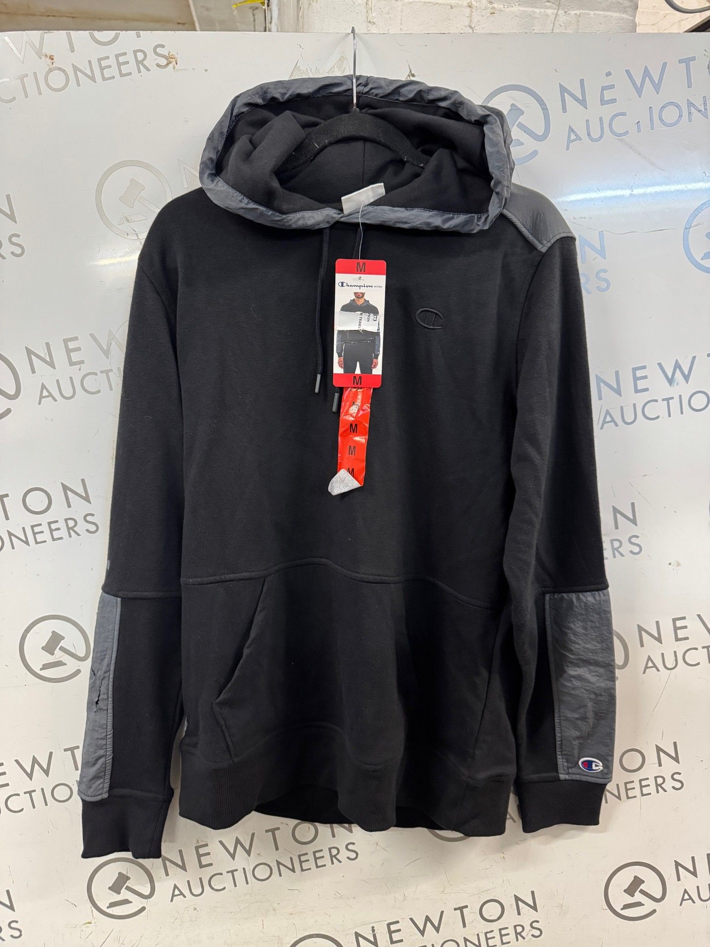 1 MENS CHAMPION ELITE HOODIE IN BLACK SIZE M RRP Â£39