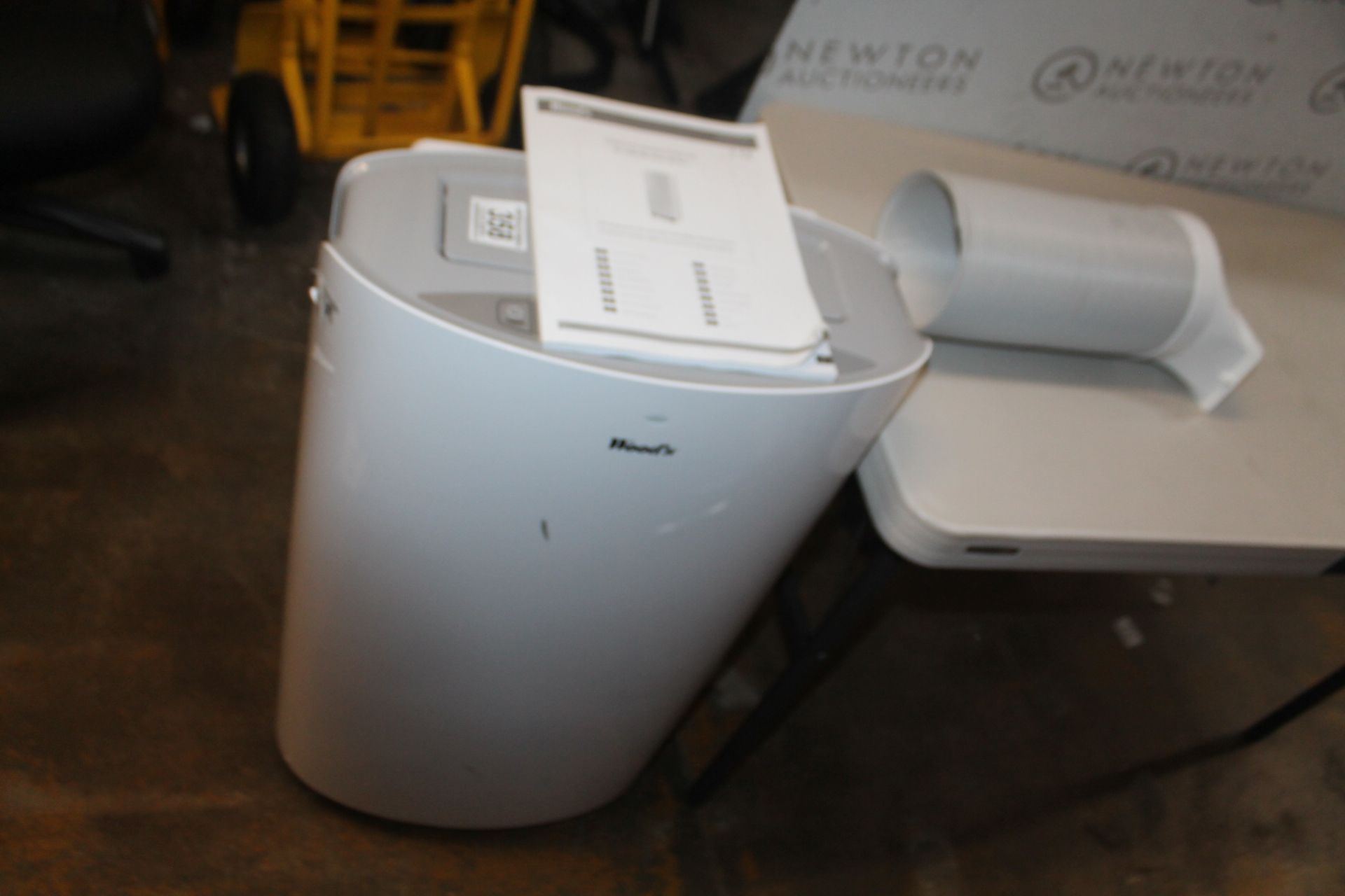 1 WOOD'S CORTINA 9K BTU PORTABLE AIR CONDITIONER WITH REMOTE CONTROL, WAC902G RRP Â£399.99