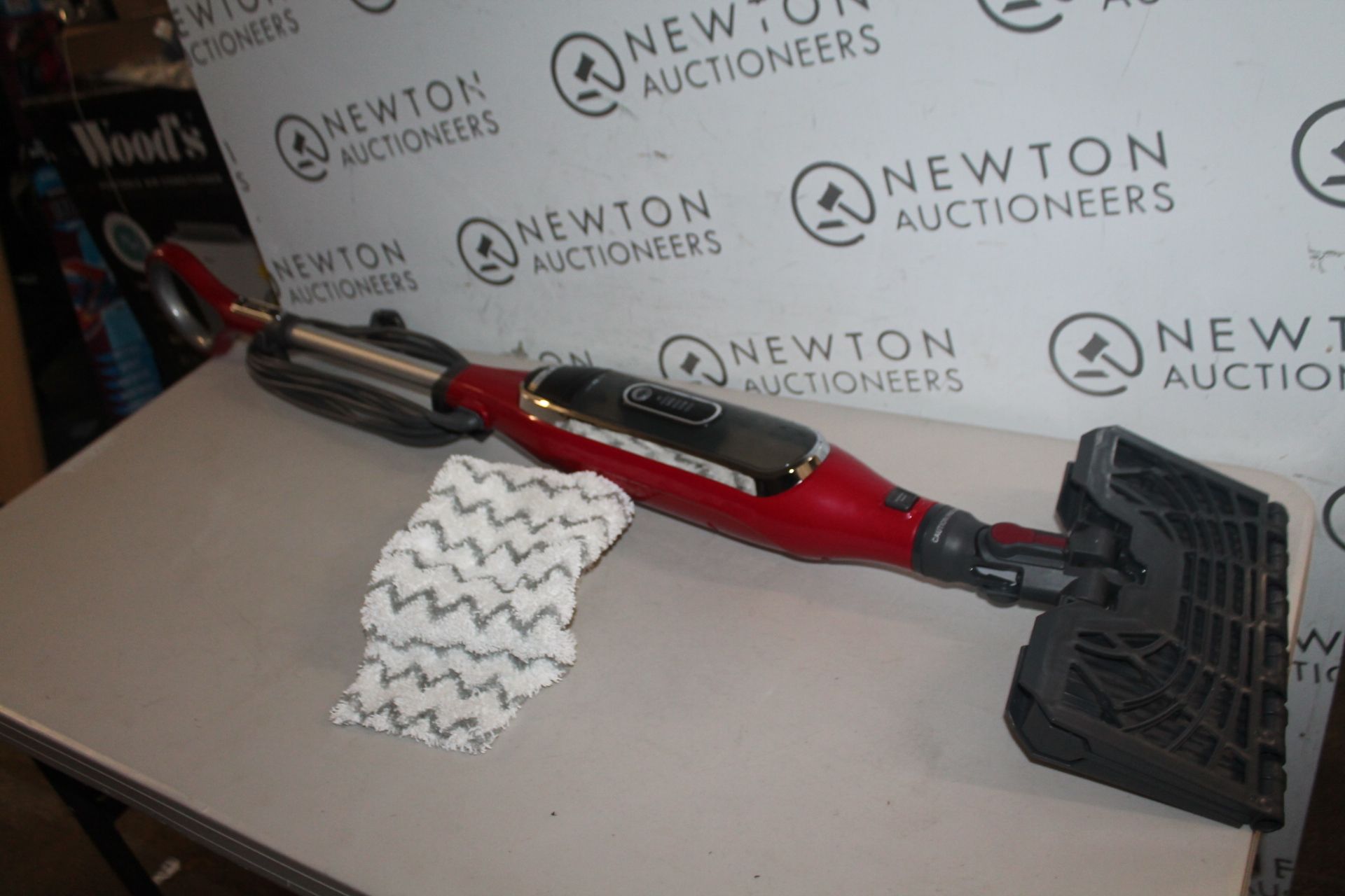 1 SHARK KLIK N FLIP STEAM POCKET MOP RRP Â£89.99