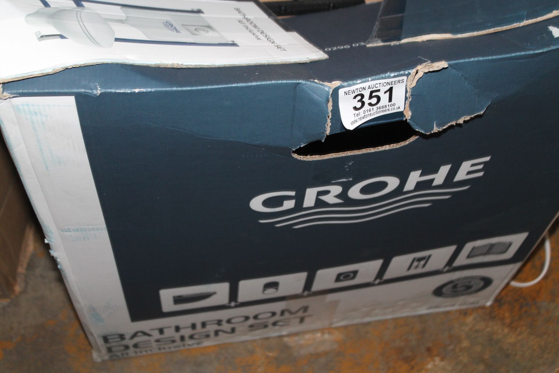 1 BOXED GROHE SOLIDO WALL HUNG TOILET 5-IN-1 SET RRP Â£499