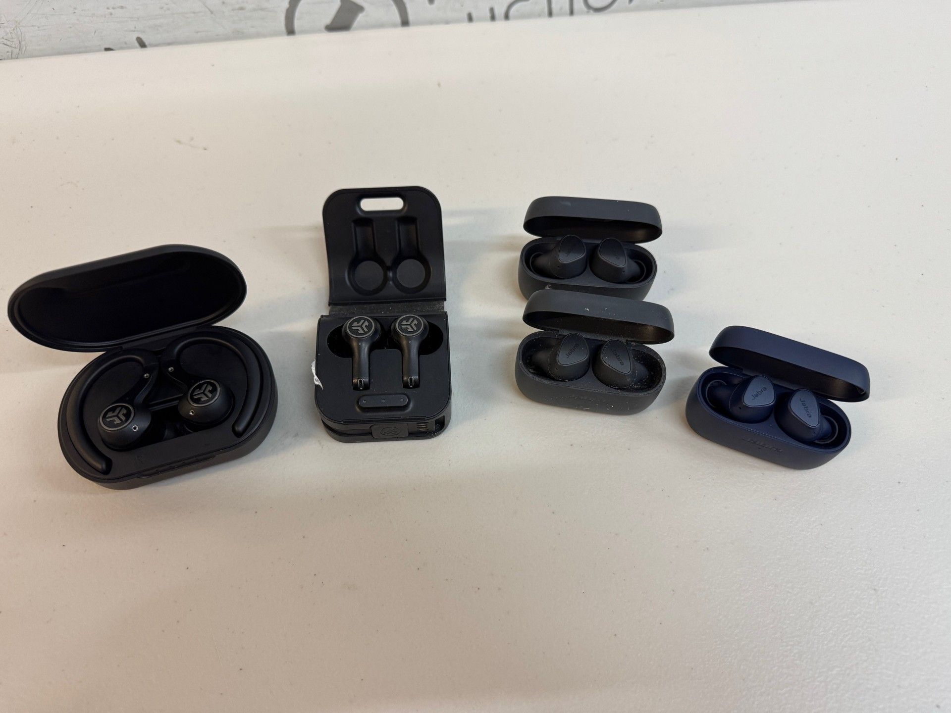 1 JOBLOT OF 5 VARIOUS JLAB EARPHONES RRP Â£399