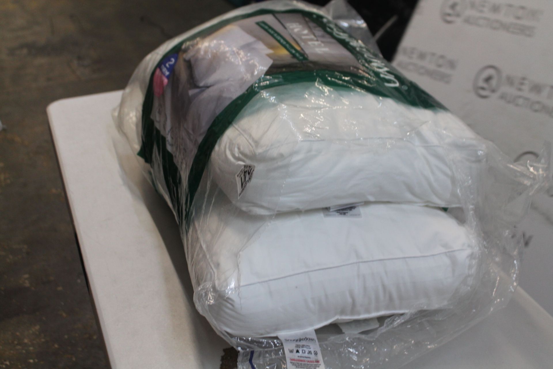 1 SET OF 2 HOTEL GRAND DOUBLE TOP GOOSE FEATHER & GOOSE DOWN PILLOWS RRP Â£29.99