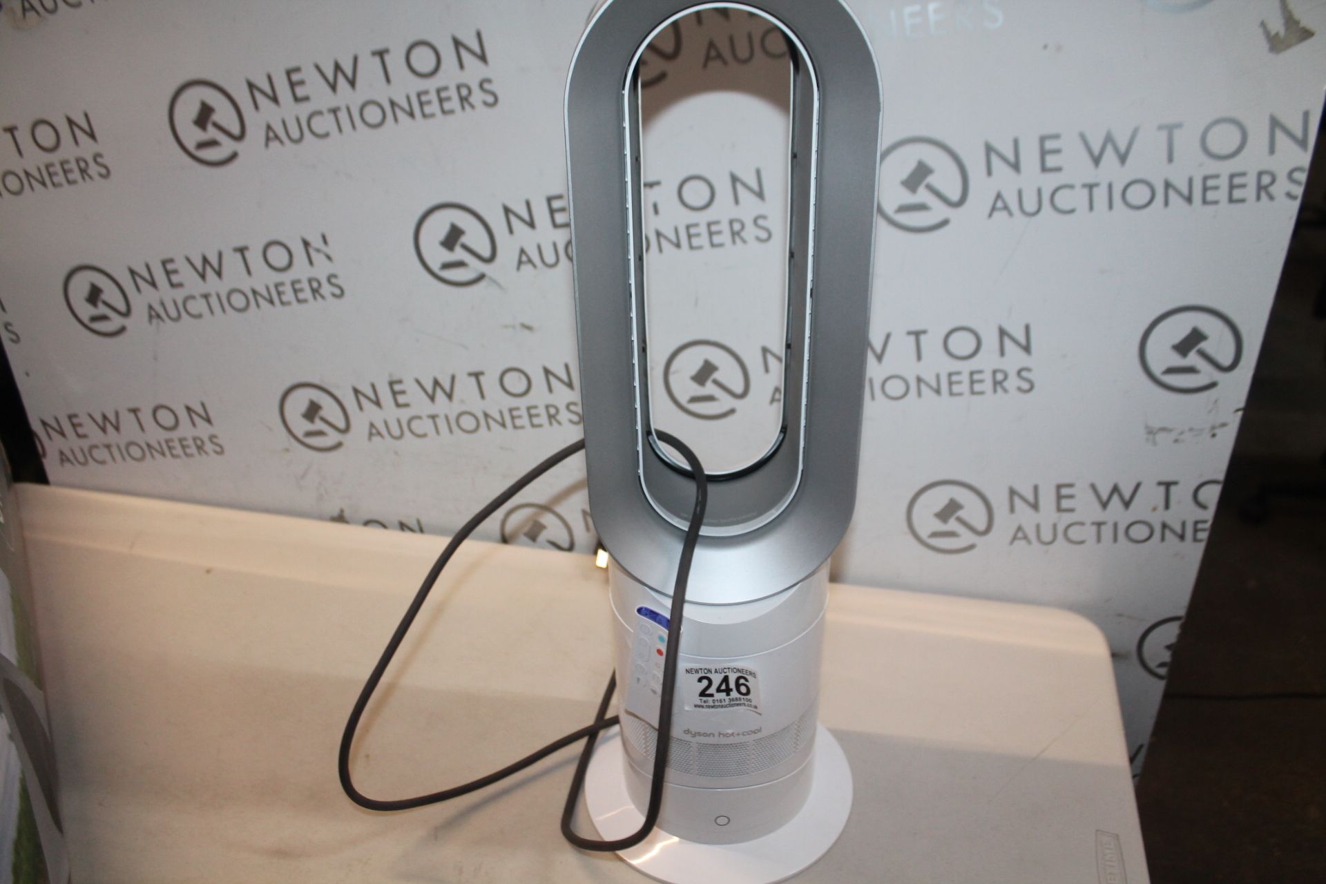 1 DYSON AM09 HOT AND COOL JET FOCUS FAN WITH REMOTE RRP Â£399