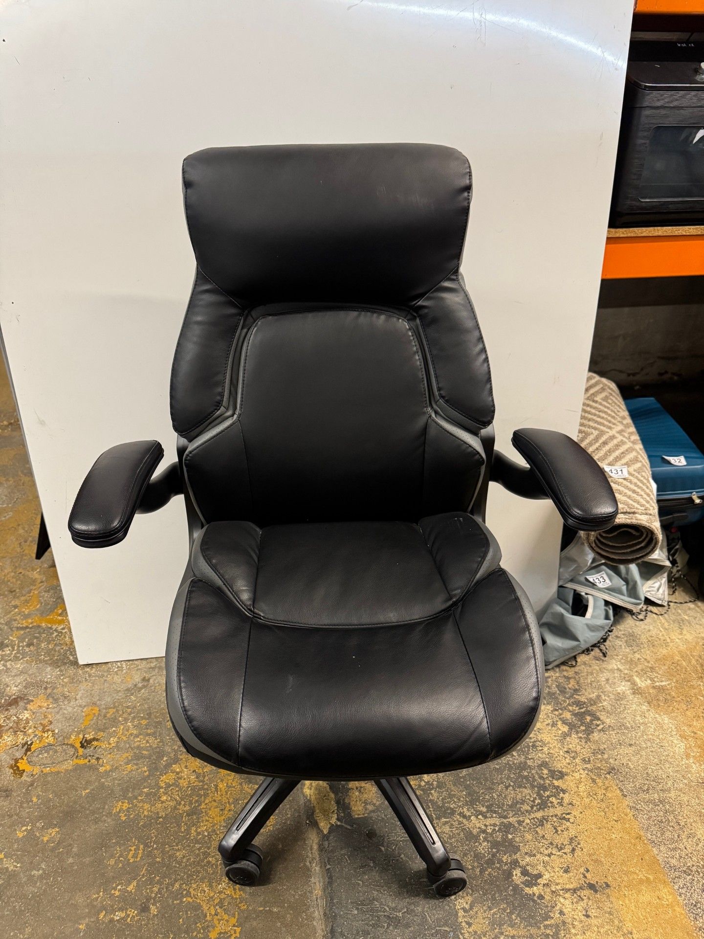 1 TRUE INNOVATIONS OCTASPRING MANAGER'S OFFICE CHAIR RRP Â£149 (WORKING)