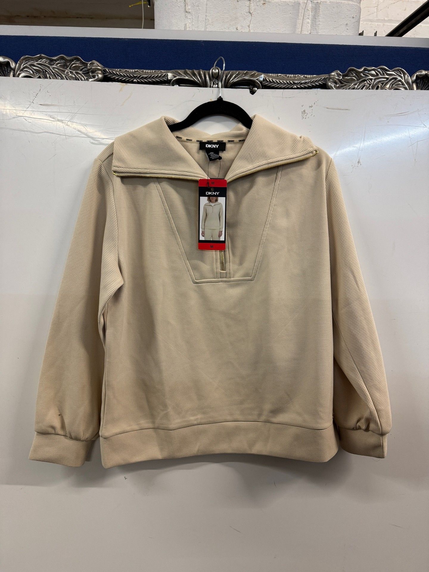 1 LADIES DKNY JUMPER IN OATMEAL SIZE M RRP Â£39