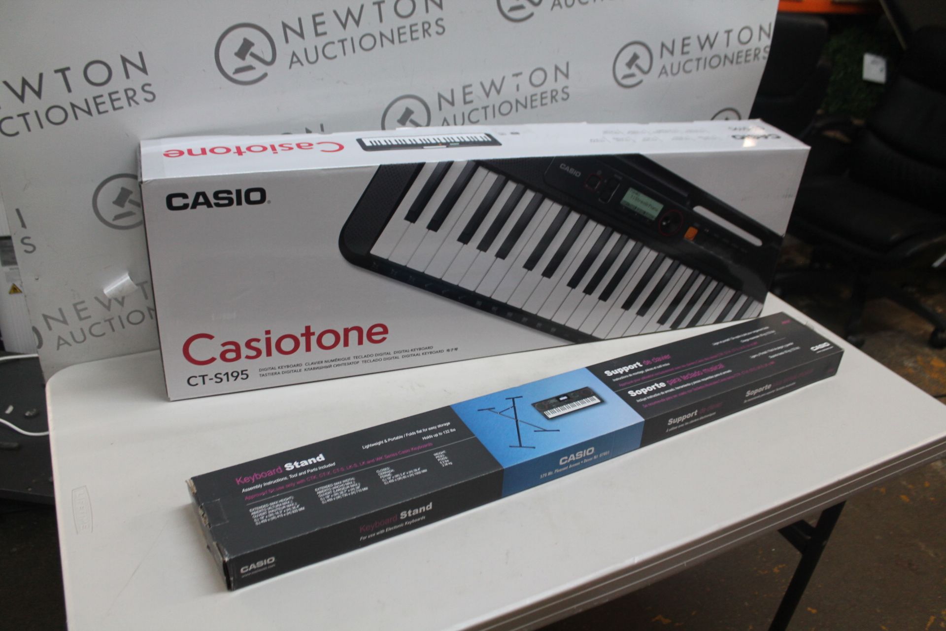 1 BOXED CASIO CT-S195 PORTABLE KEYBOARD, WITH STAND RRP Â£149