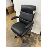 1 LA-Z-BOY MANAGER'S OFFICE CHAIR WITH FLIP UP ARMS RRP Â£159 (WORKINGING, EXCELLENT CONDITION)