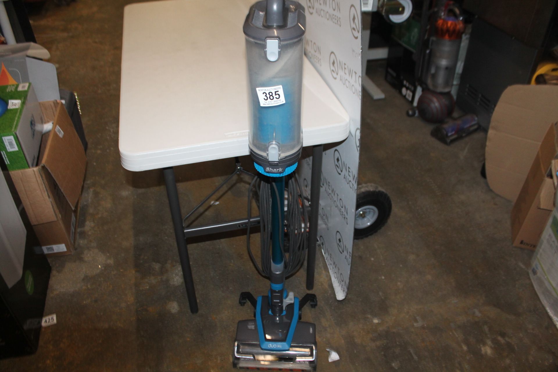 1 SHARK CORDED PET STICK VACUUM, HZ400UKT RRP Â£184.99