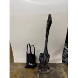 1 SHARK CLASSIC ANTI HAIR WRAP CORDLESS UPRIGHT VACUUM ICZ160UK RRP Â£399