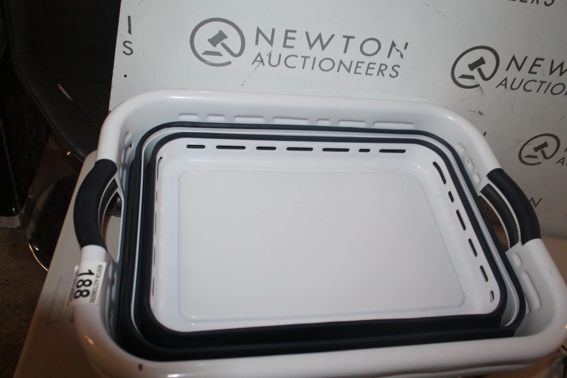 1 POP AND LOAD COLLAPSIBLE LAUNDRY BASKET RRP Â£15.99