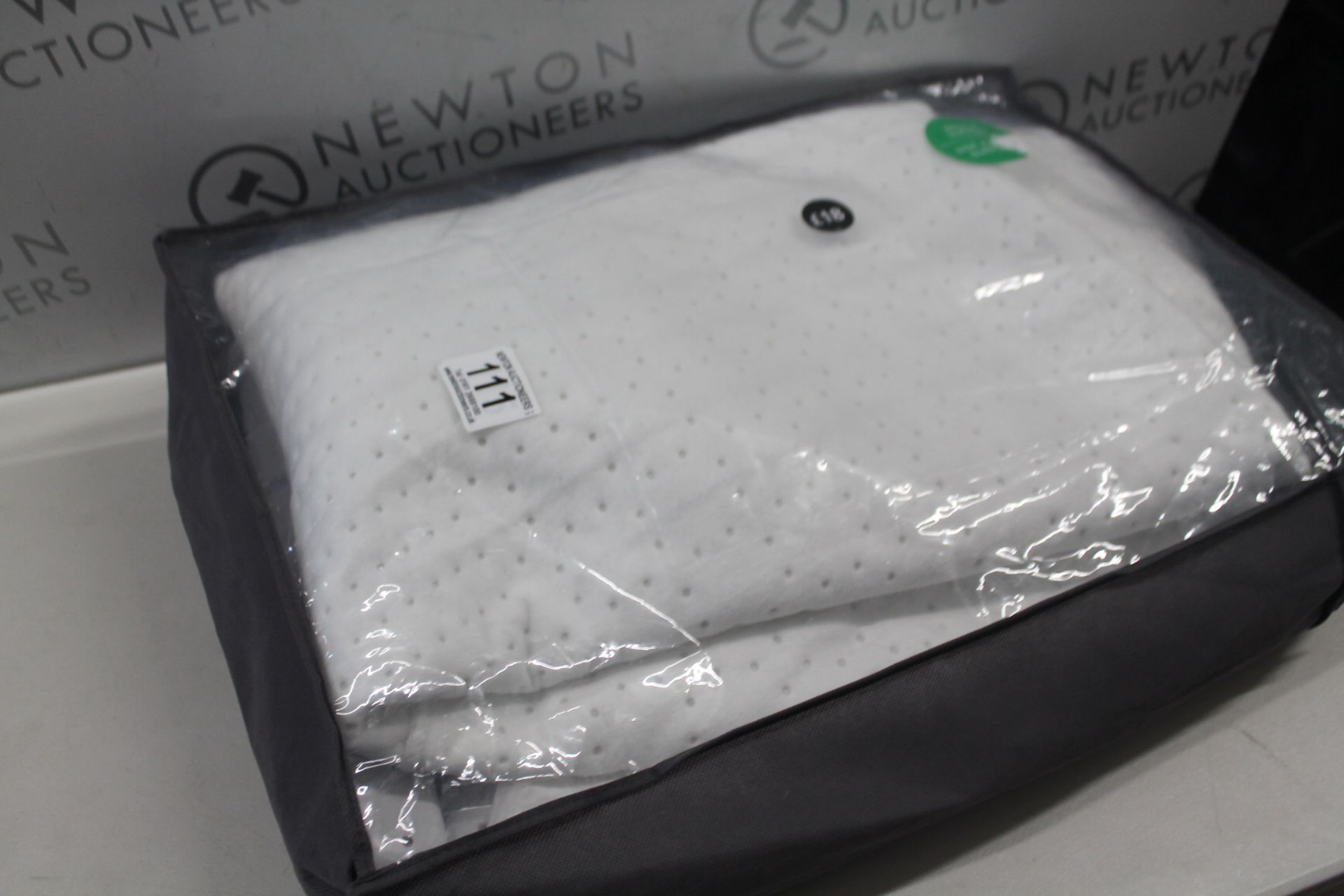 1 MONOGRAM BY BEURER KOMFORT HEATED MATTRESS COVER KING SIZE RRRP Â£99