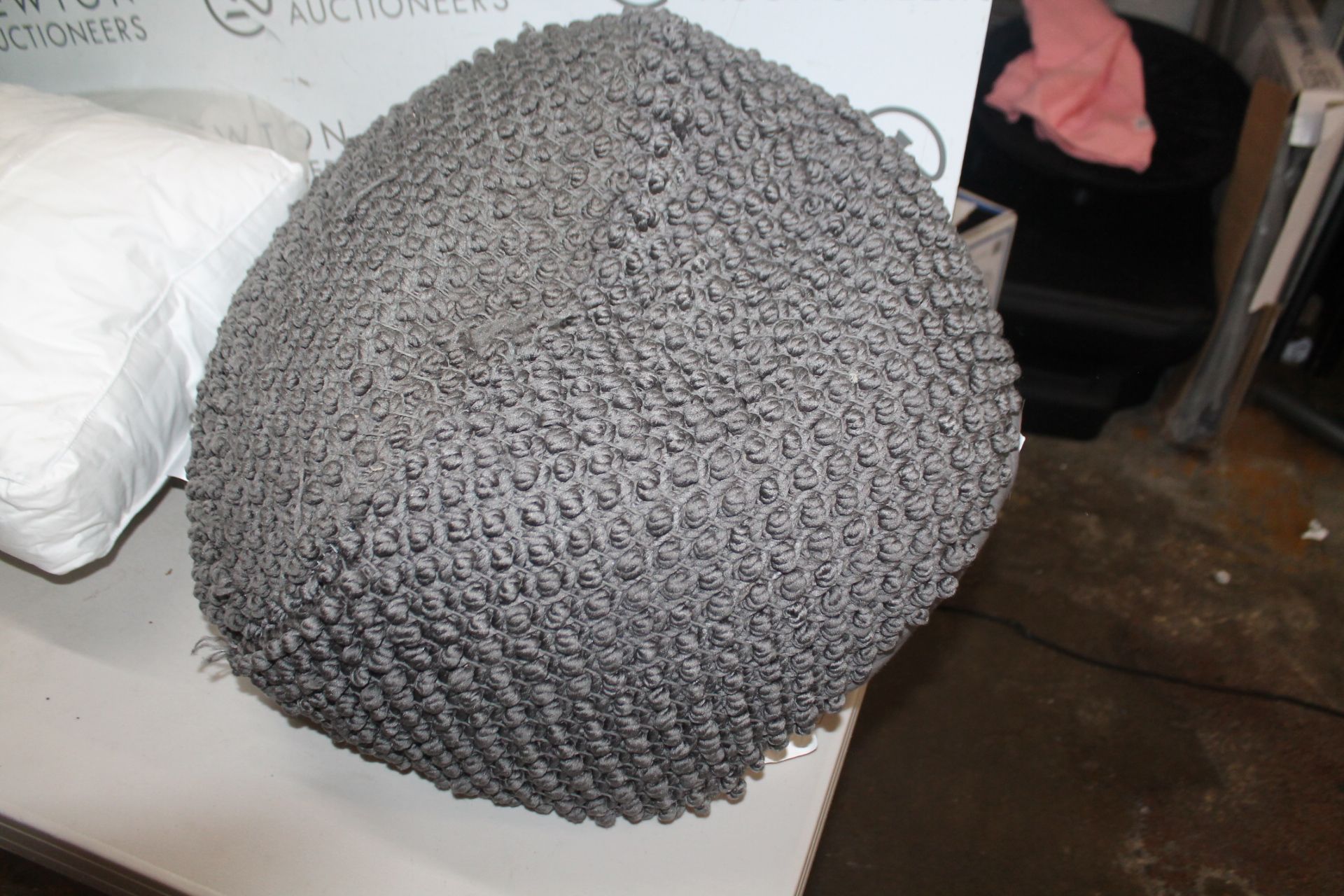 1 MINA VICTORY LIFE STYLES POUF RRP Â£59