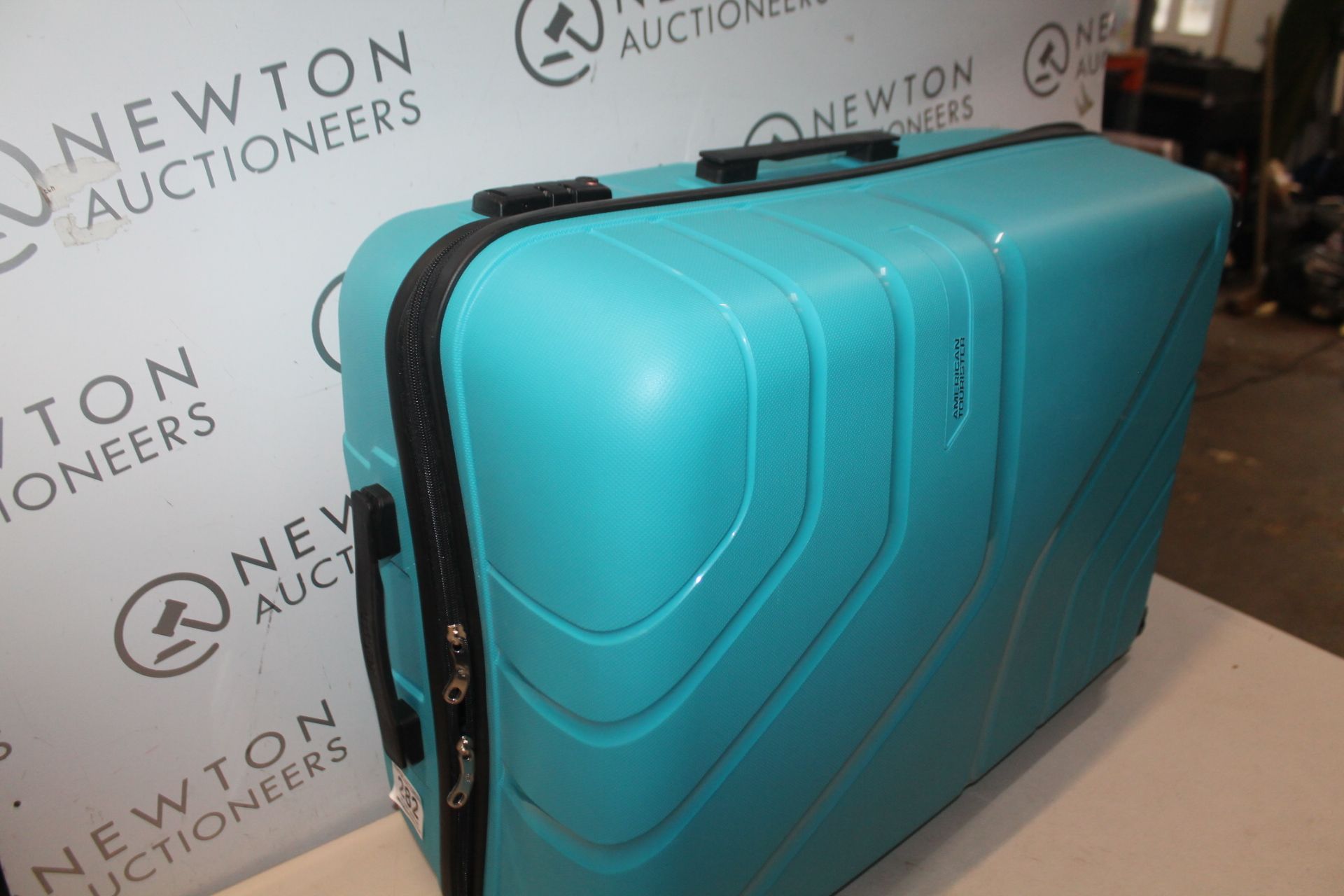 1 AMERICAN TOURISTER LARGE HARDSIDE SPINNER CASE RRP Â£99