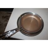 1 SET OF 2 MASTERPRO FRYING PANS RRP Â£39.99