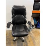 1 TRUE INNOVATIONS LEATHER MANAGER'S OFFICE CHAIR RRP Â£149 (DOESN'T MOVE UP/DOWN))