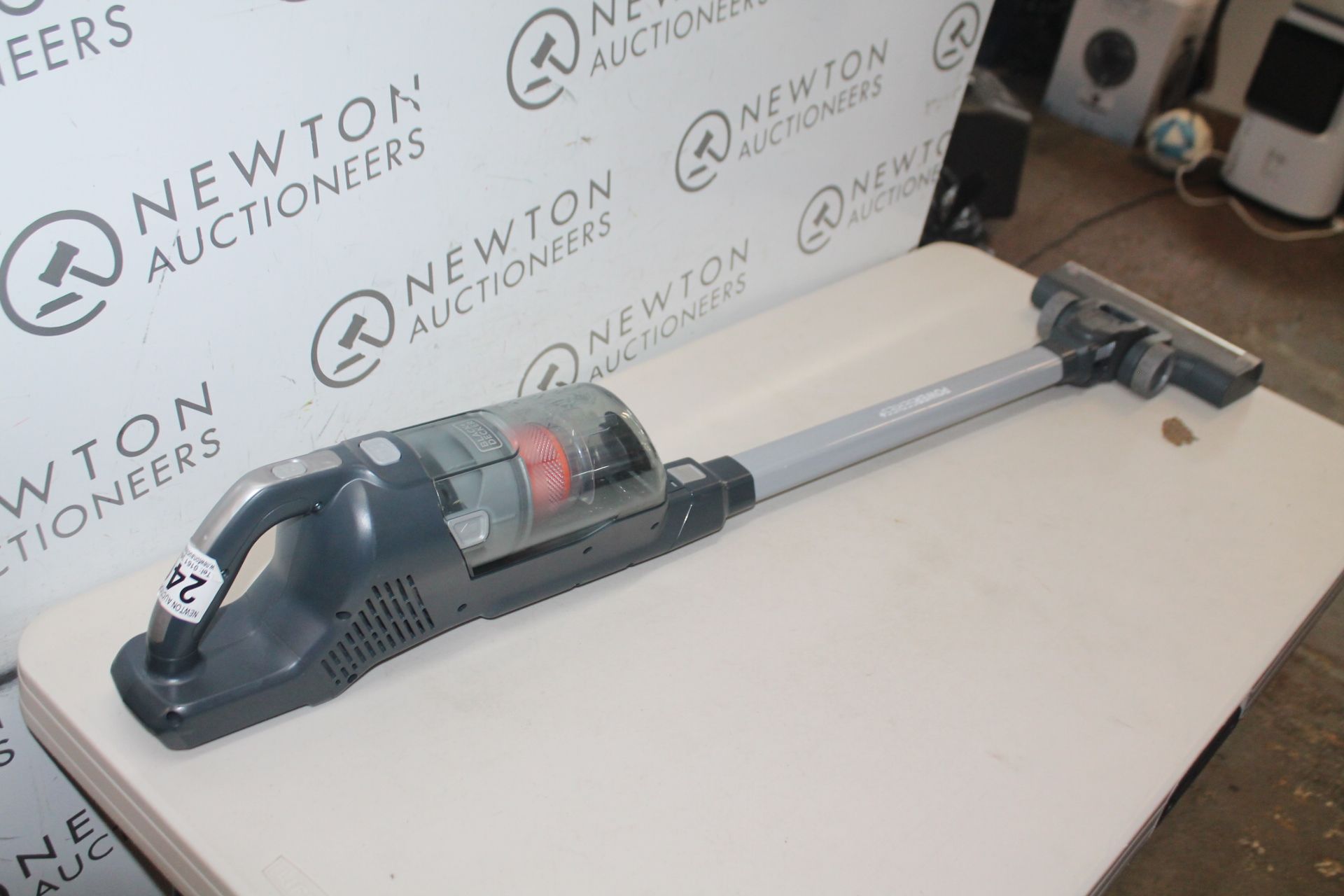 1 BLACK + DECKER 18V POWERSERIES+ CORDLESS STICK VACUUM, BHFEA18D1 RRP Â£99 (NO BATTERY, BRUSH