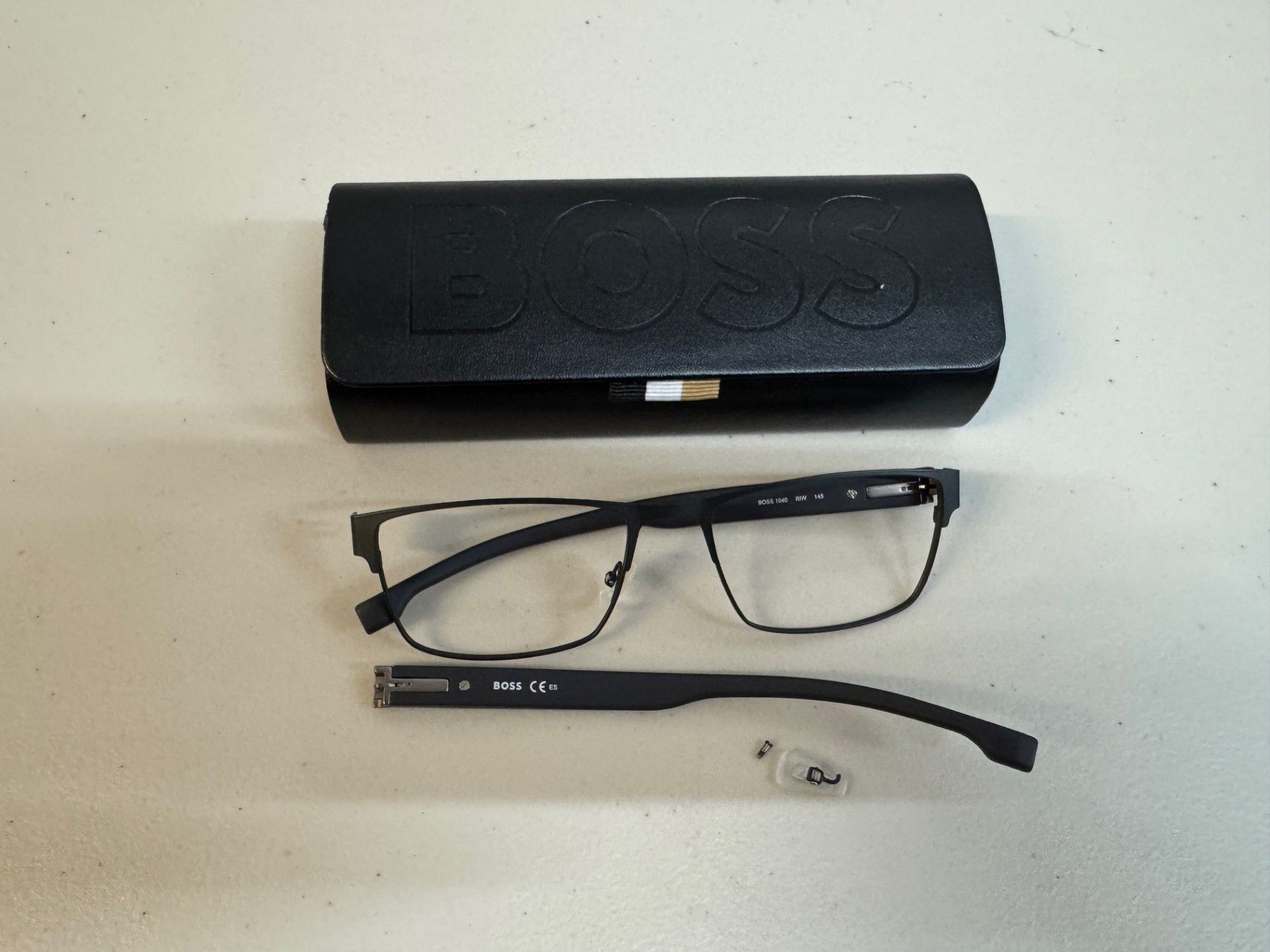 1 PAIR OF BOSS GLASSESS FRAME WITH CASE RRP Â£99