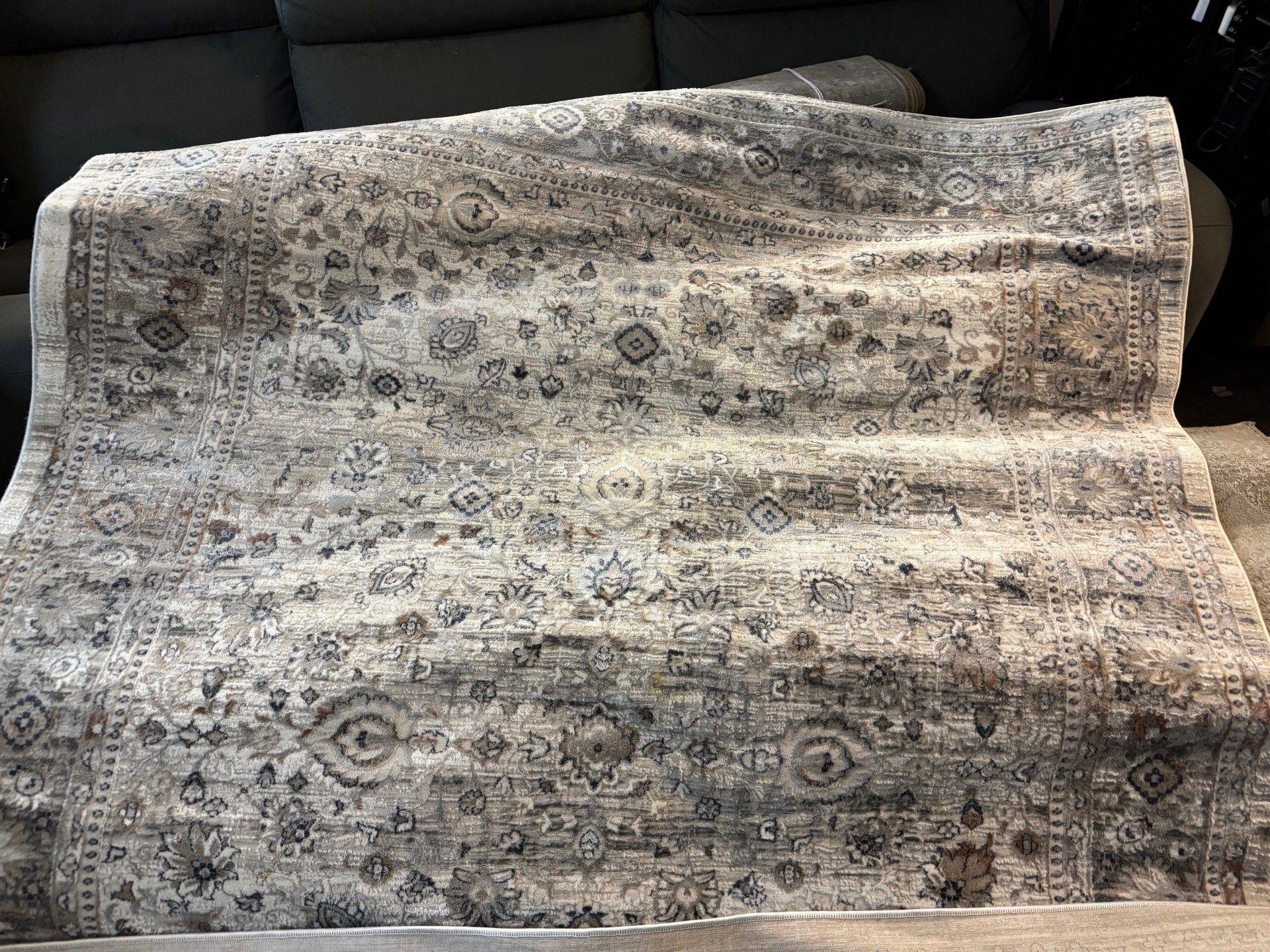 1 GERTMENIAN HAMPTON COURT LEONA AREA RUG 200 X 274 CM RRP Â£149