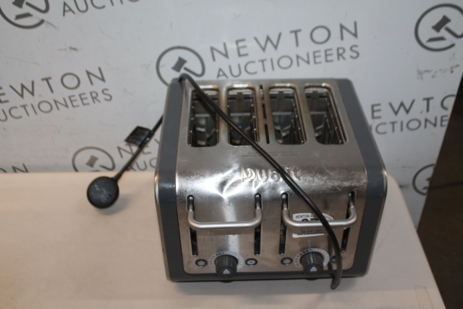 1 DUALIT 4 SLOT TOASTER AND RAPID BOIL KETTLE RRP Â£149.99