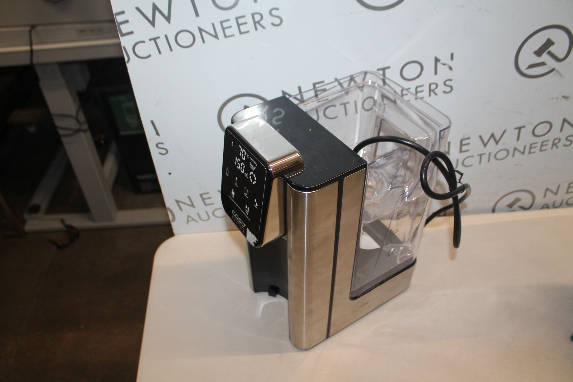 1 CASO DESIGN TURBO LED HOT WATER DISPENSER RRP Â£99.99 (WATER CONTAINER IS DAMAGED, MISSING FRONT