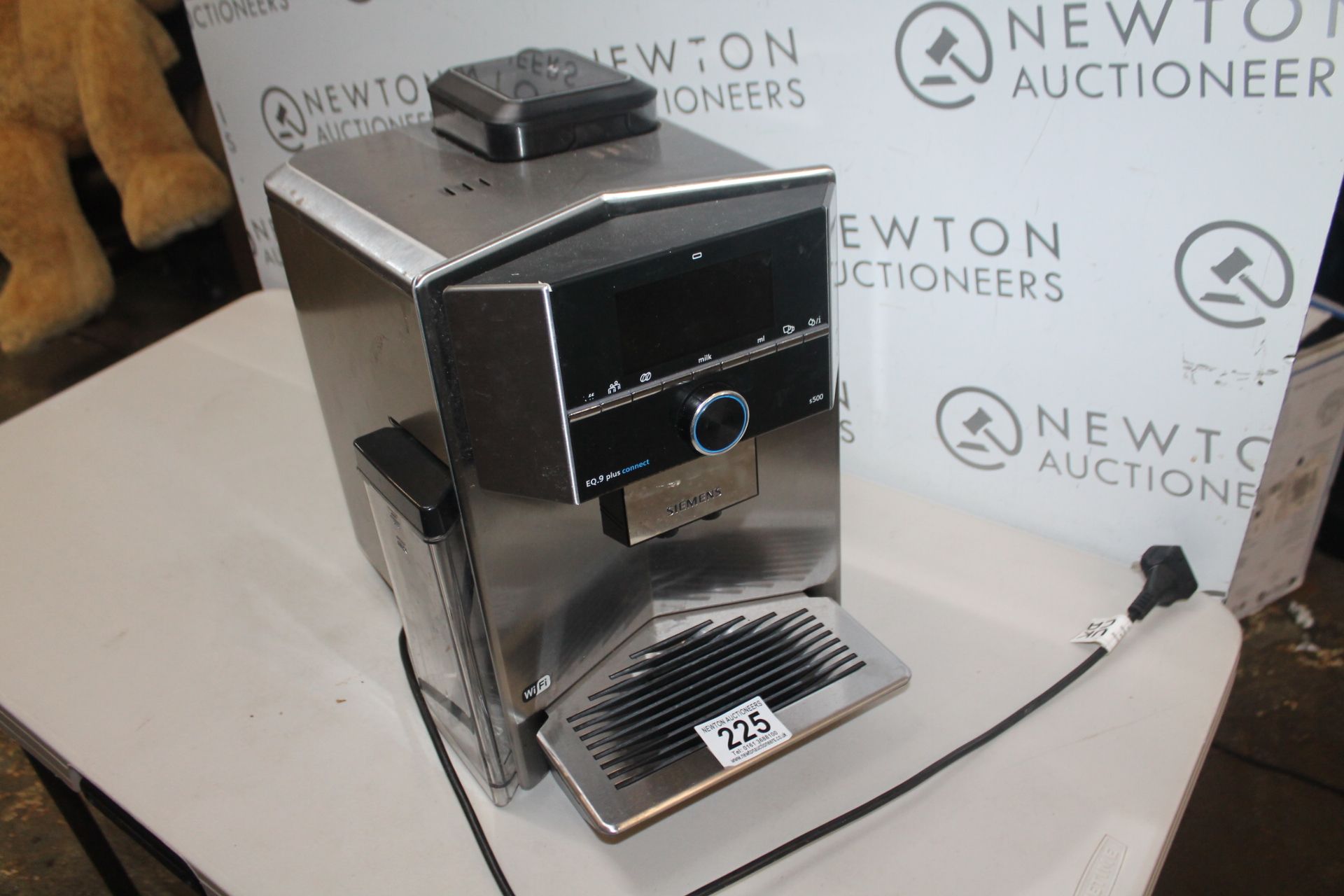 1 SIEMENS EQ.9 PLUS CONNECT S500 FULLY AUTOMATIC COFFEE MACHINE RRP Â£1499