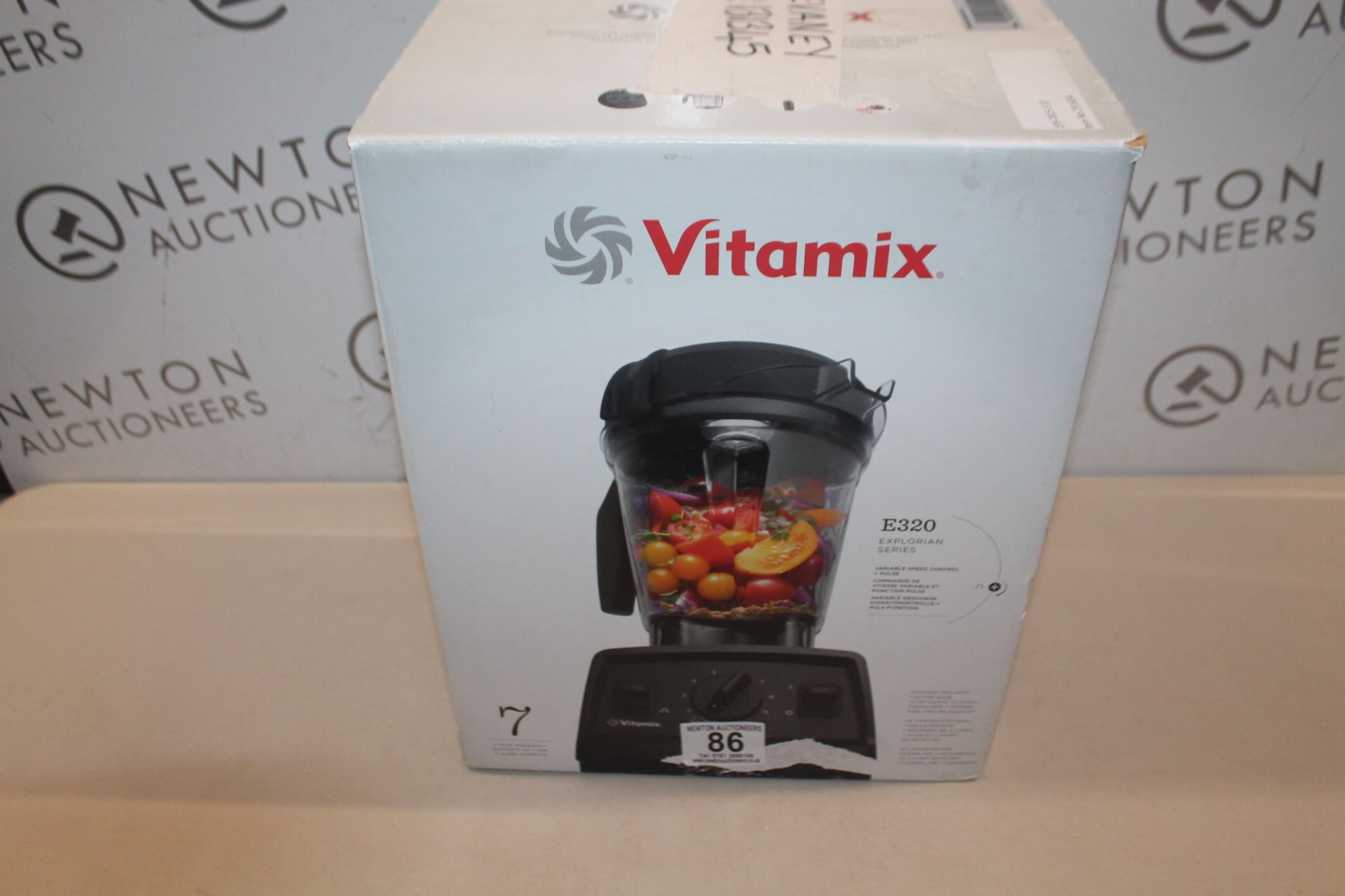 1 BOXED VITAMIX EXPLORIAN BLENDER E320 RRP Â£399 (HEAVILY USED)
