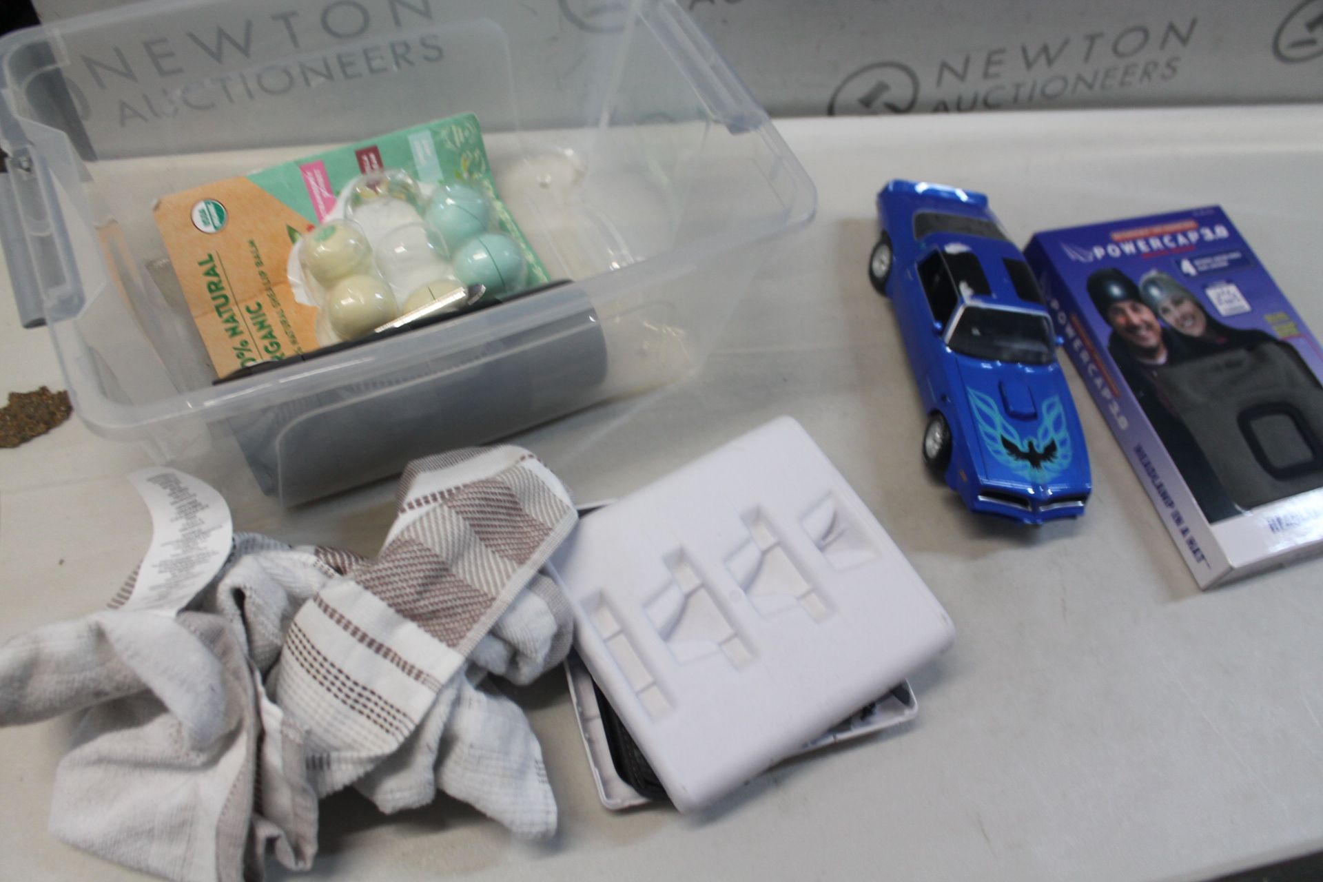 1 JOB LOT OF ASSORTED ITEMS RRP Â£59.99