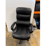 1 LA-Z-BOY EXECUTIVE LEATHER OFFICE CHAIR RRP Â£199 (WORKING)