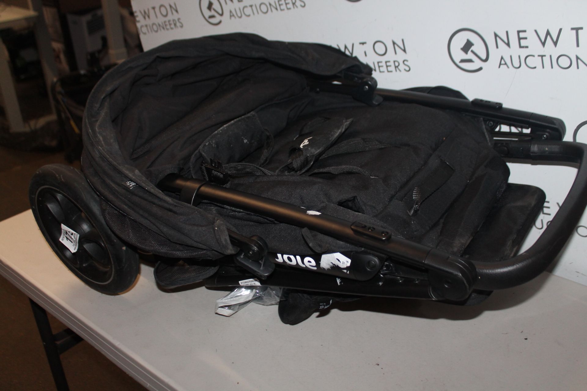 1 JOIE LIGHTWEIGHT STROLLER RRP Â£149