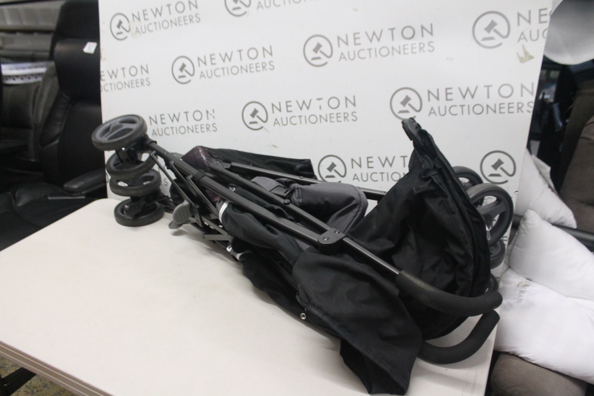 1 JOIE NITROâ„¢ LX LIGHTWEIGHT STROLLER RRP Â£99 (GOOD WORKING ORDER)