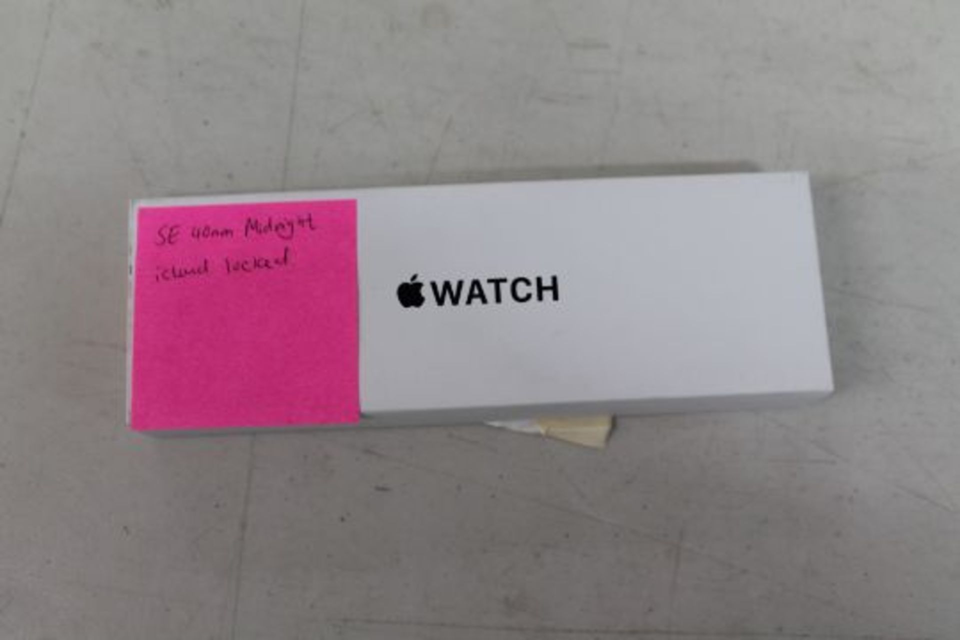 1 BOXED (ICLOUD LOCKED) APPLE WATCH SE (GEN 2) 40MM MIDNIGHT MODEL A2722 RRP Â£219.99