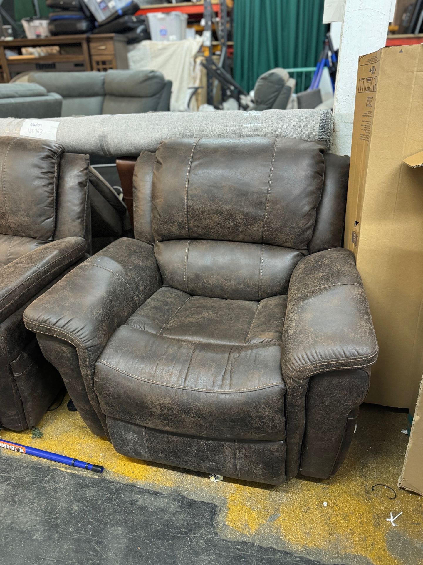 1 PULASKI PORTAGE MASSAGING POWER RECLINER RRP Â£249 (TESTED: WORKING)