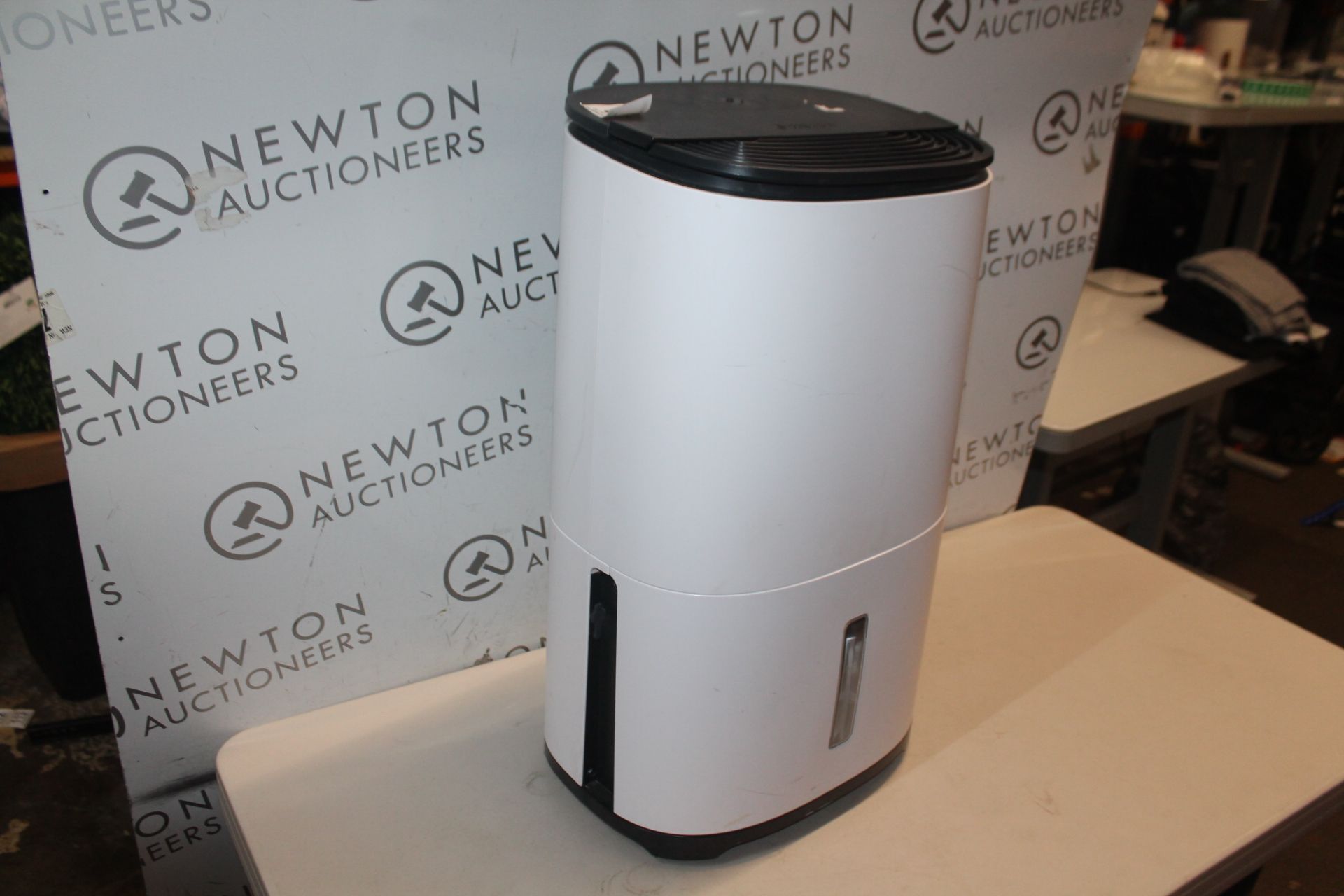 1 MEACODRY ARETEÂ® ONE 18L DEHUMIDIFIER & AIR PURIFIER RRP Â£199