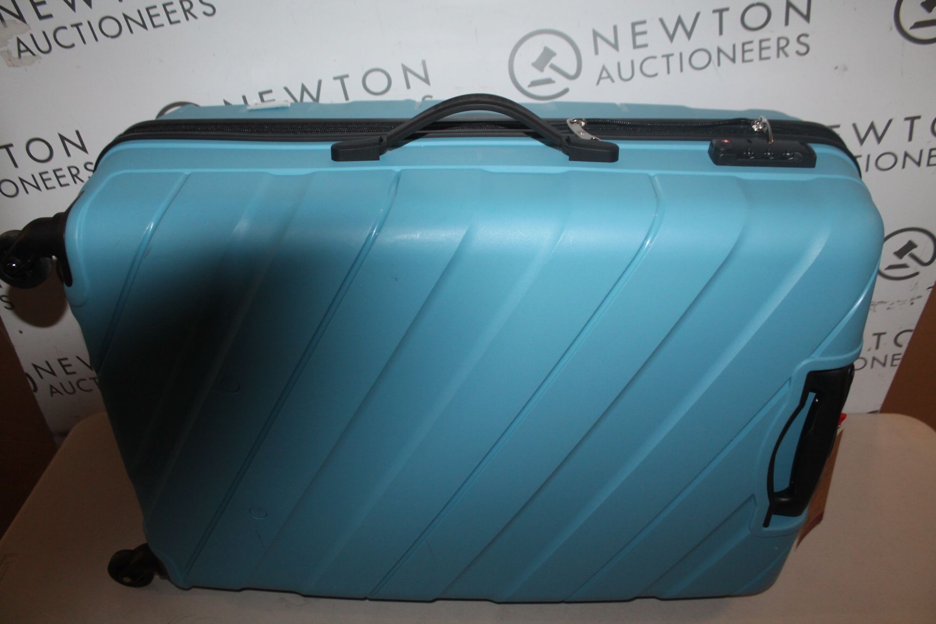 1 AMERICAN TOURISTER LARGE HARDSIDE SPINNER CASE RRP Â£99