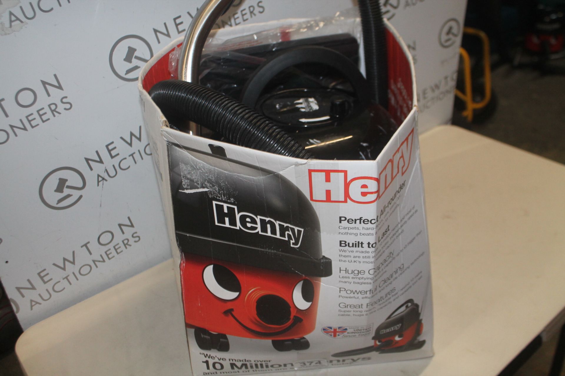 1 BOXED NUMATIC HENRY MICRO VACUUM CLEANER RRP Â£179.99