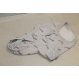 1 BRAND NEW KIRKLAND SIGNATURE PET LOGO HOODIE IN BLACK/GRAY SIZE SMALL RRP Â£9