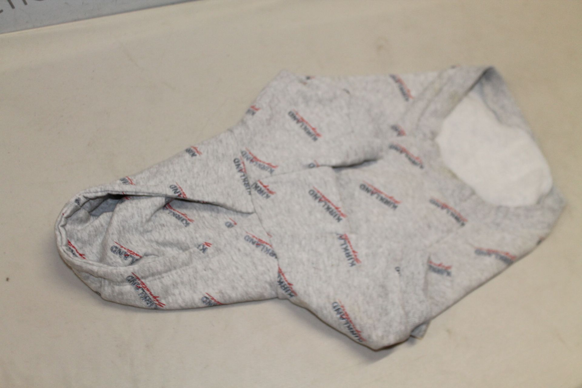 1 BRAND NEW KIRKLAND SIGNATURE PET LOGO HOODIE IN BLACK/GRAY SIZE SMALL RRP Â£9