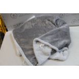 1 BERKSHIRE LIFE HEATED THROW