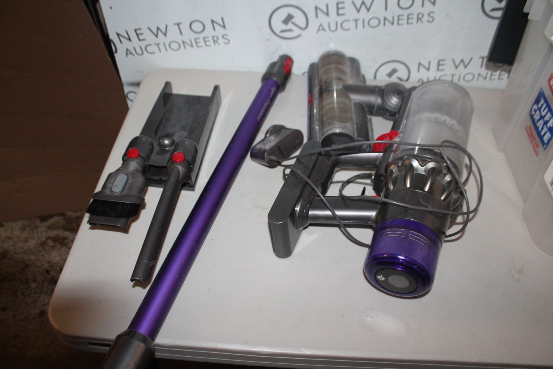 1 DYSON V11 CORDLESS VACUUM CLEANER RRP Â£399