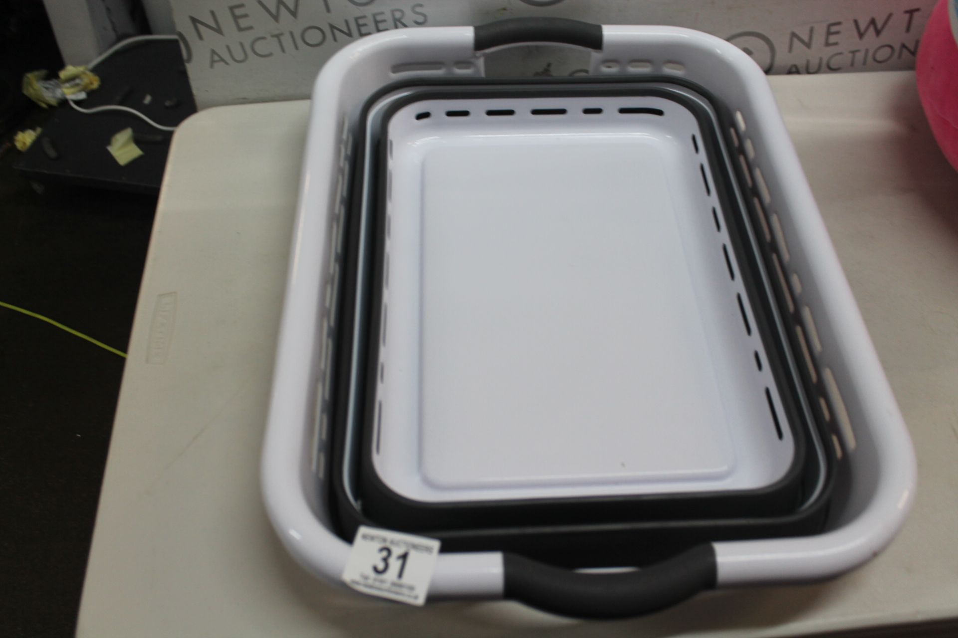 1 POP AND LOAD COLLAPSIBLE LAUNDRY BASKET RRP Â£15.99