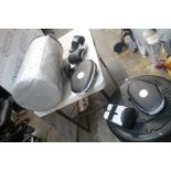 1 EVERLAST POWERCORE FREE STANDING PUNCH BAG KIT RRP Â£119.99