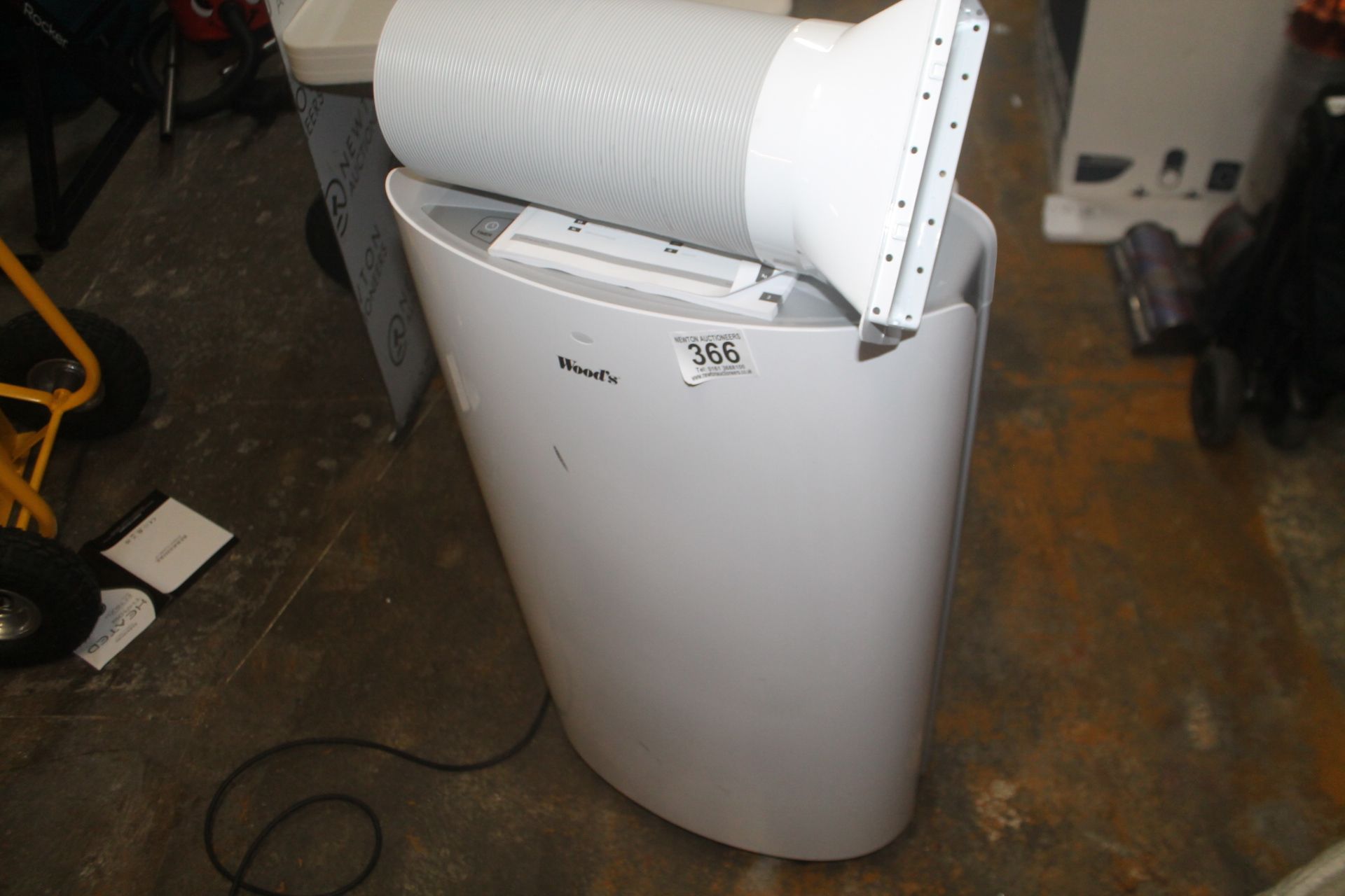 1 WOOD'S CORTINA 9K BTU PORTABLE AIR CONDITIONER WITH REMOTE CONTROL, WAC902G RRP Â£399.99