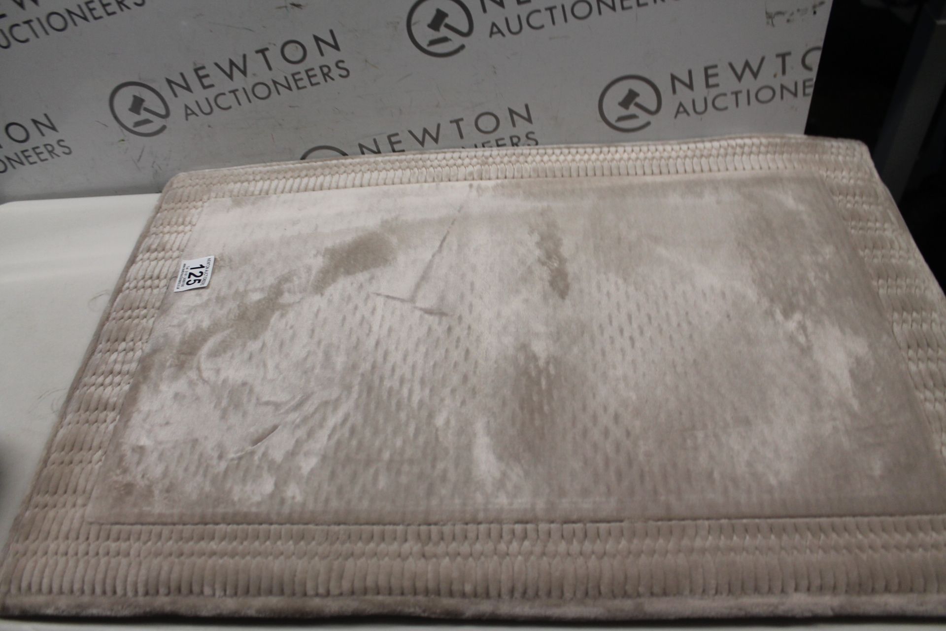 1 INNOCOR MEMORY FOAM SPA MAT RRP Â£29.99